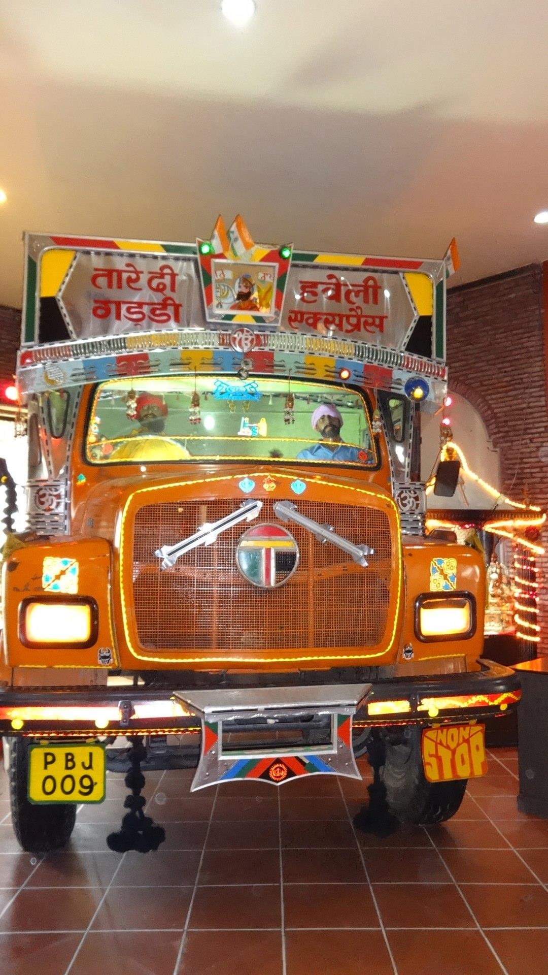 906857_10201662410296431_64049176_o